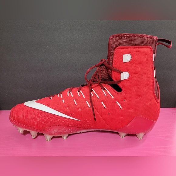 Athletic_Shoes